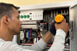 Cómo conseguir más clientes siendo electricista, fontanero o cerrajero en Asturias: guía práctica de posicionamiento web 4 electricista