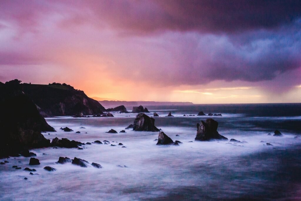 Consultor SEO en Asturias: posicionamiento web desde Oviedo 3 Playa del Silencio en la costa occidental de Asturias