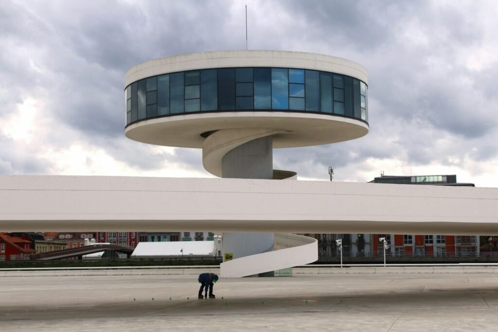 Consultor SEO en Asturias: posicionamiento web desde Oviedo 6 Cúpula del Centro Niemeyer en Avilés, Asturias